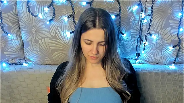 Snapshot of MaggieCake chatting on 2, 5, 2026 MaggieCake online show from 2, 5, 2026