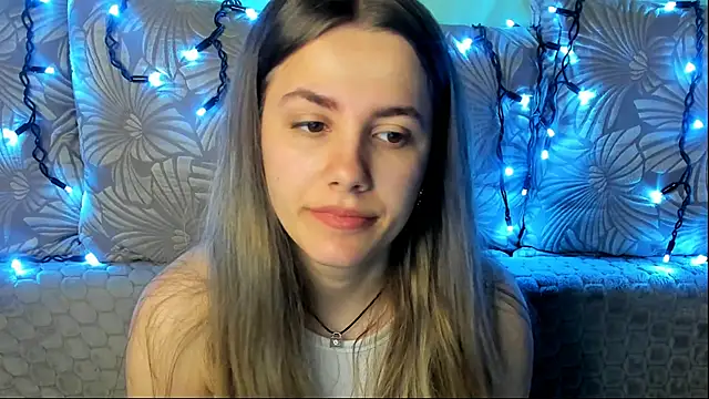 Snapshot of MaggieCake chatting on 8, 5, 2026 MaggieCake online show from 8, 5, 2026