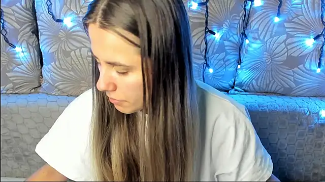 Snapshot of MaggieCake chatting on 19, 6, 2026 MaggieCake online show from 19, 6, 2026