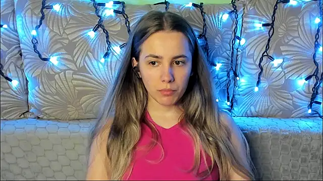 Snapshot of MaggieCake chatting on 8, 7, 2026 MaggieCake online show from 8, 7, 2026