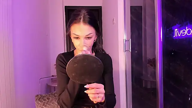 realhotfallingdevil online show from 6, 3, 2026