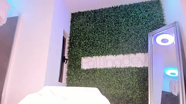 Snapshot of realhotfallingdevil chatting on 19, 6, 2026 realhotfallingdevil online show from 19, 6, 2026