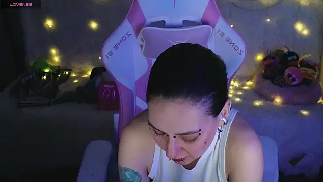 Ginger Stay online show from 22, 4, 2026