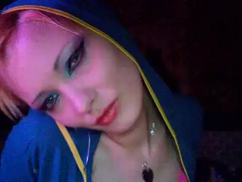 WildMissNiks online show from 1, 2, 2025
