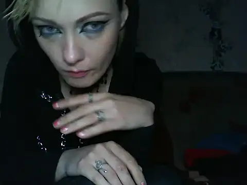 WildMissNiks online show from 16, 6, 2026