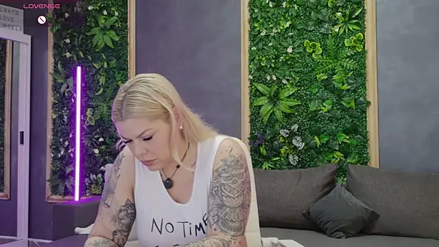 Raven Luna online show from 10, 6, 2026