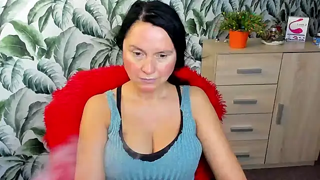 Snapshot of Ellennaughty chatting on 19, 12, 2024 Ellennaughty online show from 19, 12, 2024