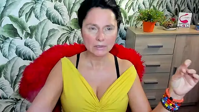 Snapshot of Ellennaughty chatting on 21, 12, 2024 Ellennaughty online show from 21, 12, 2024