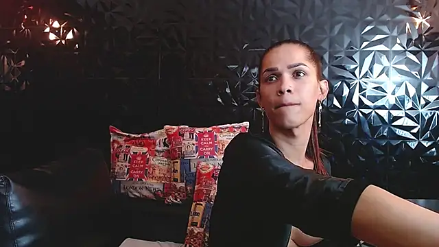 PINK  LOLA1 online show from 23, 12, 2024