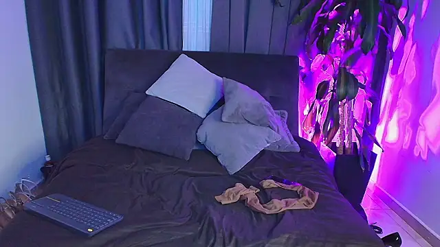 Snapshot of Aliciawonderxx chatting on 1, 3, 2026 Aliciawonderxx online show from 1, 3, 2026