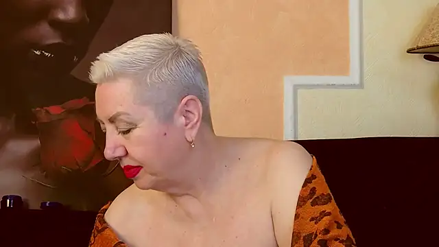 LadyPosh online show from 5, 12, 2025