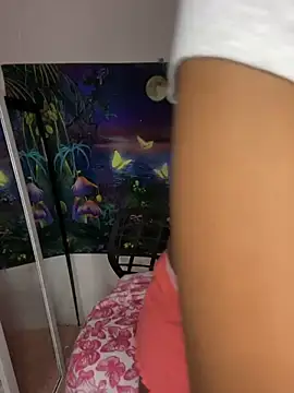 Snapshot of Badjen1027 chatting on 30, 10, 2025 Badjen1027 online show from 30, 10, 2025