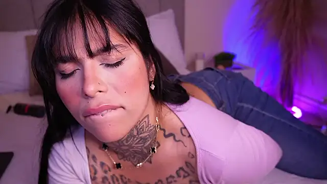 curvyliciousss online show from 3, 2, 2025