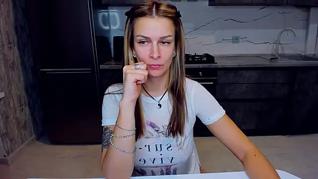 AlexiaDarren online show from 4, 2, 2025