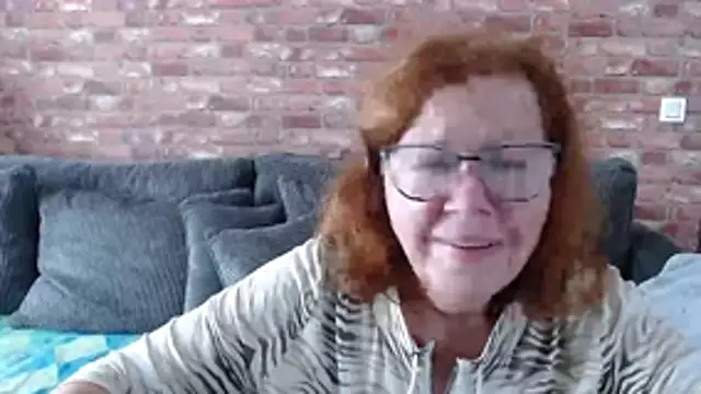 Adelewildx online show from 25, 10, 2025