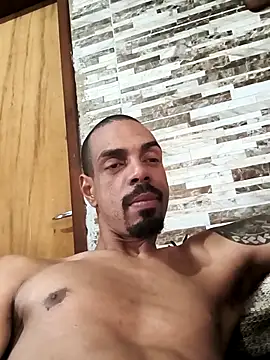 Snapshot of Latrel01 chatting on 8, 11, 2025 Latrel01 online show from 8, 11, 2025