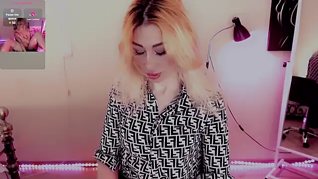 Snapshot of AnnieGOld_ chatting on 22, 2, 2025 AnnieGOld online show from 22, 2, 2025