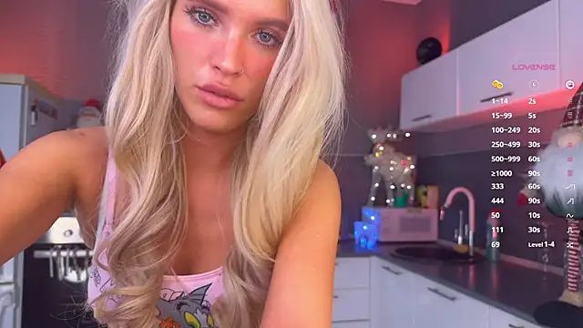 Snapshot of mikkixmeow chatting on 27, 12, 2024 mikkixmeow online show from 27, 12, 2024