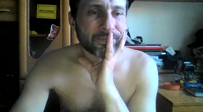 Snapshot of FireFox_Feel chatting on 8, 3, 2025 FireFox Feel online show from 8, 3, 2025