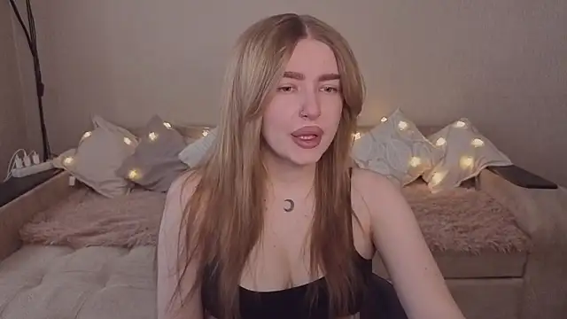 ViolettaLopez online show from 10, 4, 2026