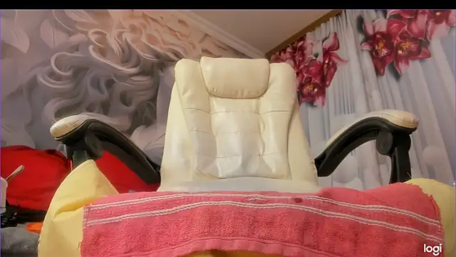 Snapshot of Cutie_orgasm chatting on 2, 3, 2025 Cutie orgasm online show from 2, 3, 2025