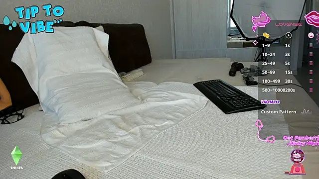 Snapshot of Smallnipples chatting on 25, 4, 2026 Smallnipples online show from 25, 4, 2026