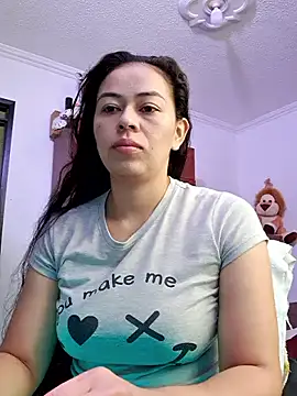 Snapshot of mayhott2 chatting on 1, 10, 2025 mayhott2 online show from 1, 10, 2025