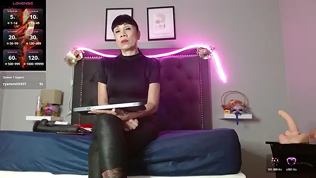 CharlotteLemke online show from 25, 11, 2025