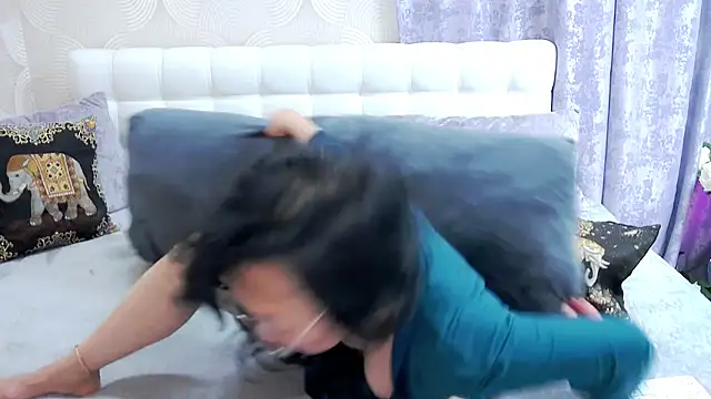 Asian legs online show from 16, 9, 2025