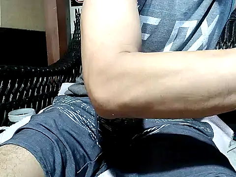 HungHawaiian808xh online show from 5, 12, 2024