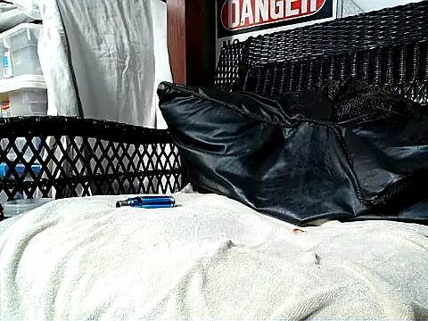 HungHawaiian808xh online show from 18, 12, 2025