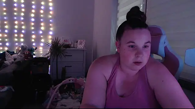 AureliaWinter online show from 4, 8, 2026