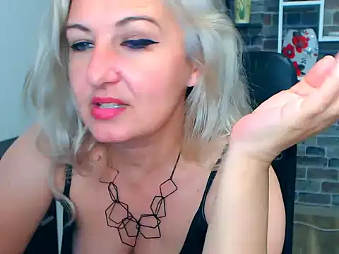 Snapshot of angel_devil_milf chatting on 29, 1, 2025 angel devil milf online show from 29, 1, 2025
