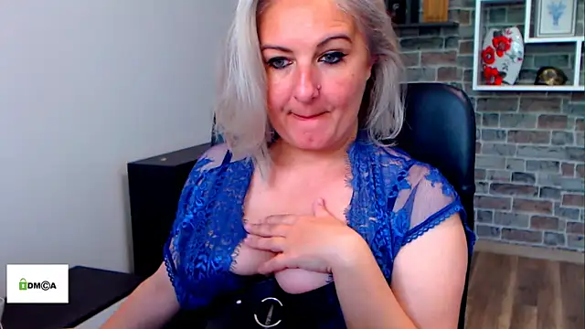 Snapshot of angel_devil_milf chatting on 31, 5, 2026 angel devil milf online show from 31, 5, 2026