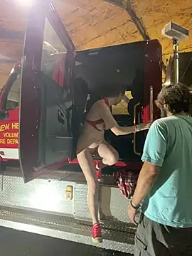 Snapshot of Charlie-N-Bubblez chatting on 10, 12, 2024 Charlie-N-Bubblez online show from 10, 12, 2024