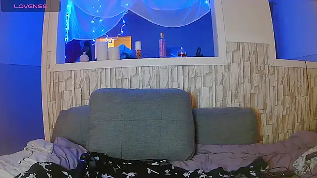 Mila Ferrara online show from 10, 1, 2025