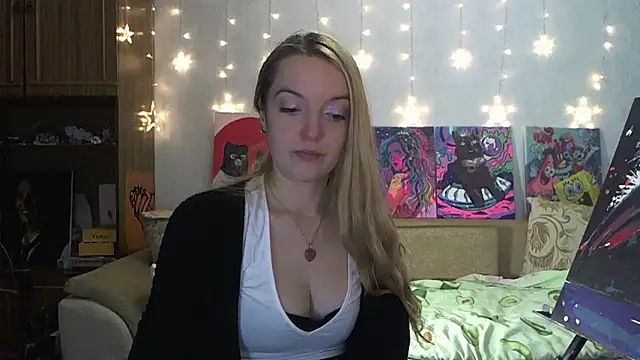 Snapshot of SecretSophia chatting on 9, 12, 2024 SecretSophia online show from 9, 12, 2024