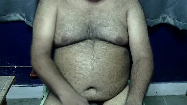Snapshot of hairysubcub_70 chatting on 3, 6, 2026 hairysubcub 70 online show from 3, 6, 2026