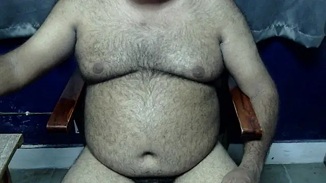 Snapshot of hairysubcub_70 chatting on 8, 6, 2026 hairysubcub 70 online show from 8, 6, 2026