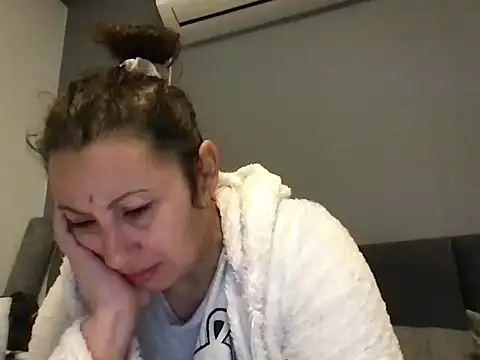 Snapshot of maryxex28 chatting on 26, 11, 2025 maryxex28 online show from 26, 11, 2025