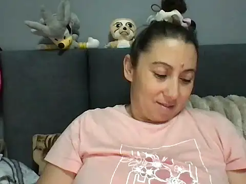 Snapshot of maryxex28 chatting on 3, 12, 2025 maryxex28 online show from 3, 12, 2025