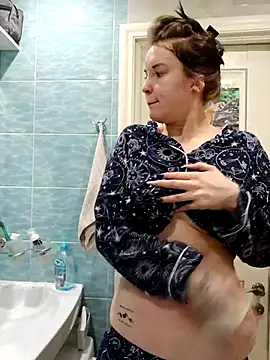 LazyTanukii online show from 3, 11, 2025