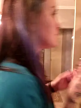 LazyTanukii online show from 10, 11, 2025