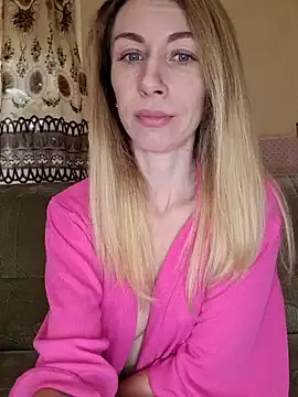 Snapshot of MissisMilk chatting on 17, 2, 2025 MissisMilk online show from 17, 2, 2025