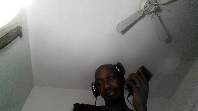 Snapshot of RinsingWood84 chatting on 6, 3, 2025 RinsingWood84 online show from 6, 3, 2025