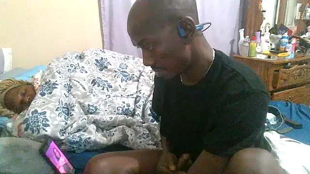 Snapshot of RinsingWood84 chatting on 29, 4, 2026 RinsingWood84 online show from 29, 4, 2026