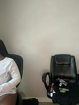 Snapshot of DancingLemonade chatting on 17, 5, 2026 DancingLemonade online show from 17, 5, 2026
