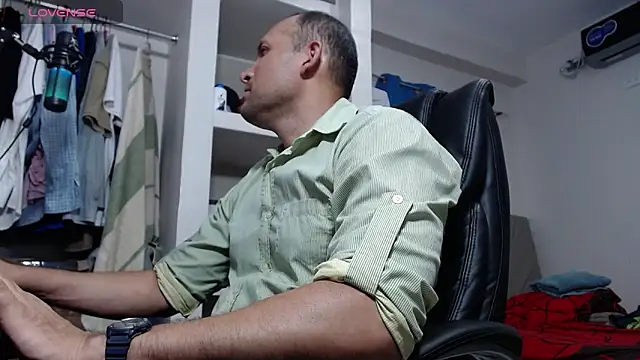 lewislamxxx hot online show from 26, 2, 2026