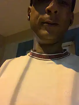 Snapshot of domigoodguy chatting on 24, 2, 2025 domigoodguy online show from 24, 2, 2025