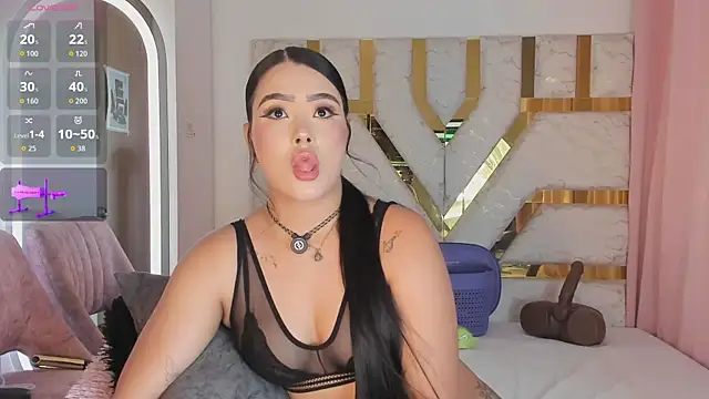Snapshot of sophy_champagne chatting on 25, 7, 2026 sophy champagne online show from 25, 7, 2026